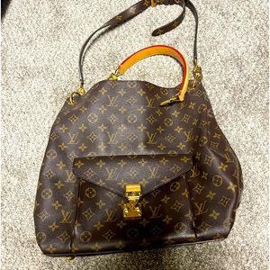Louis Vuitton Métis hobo